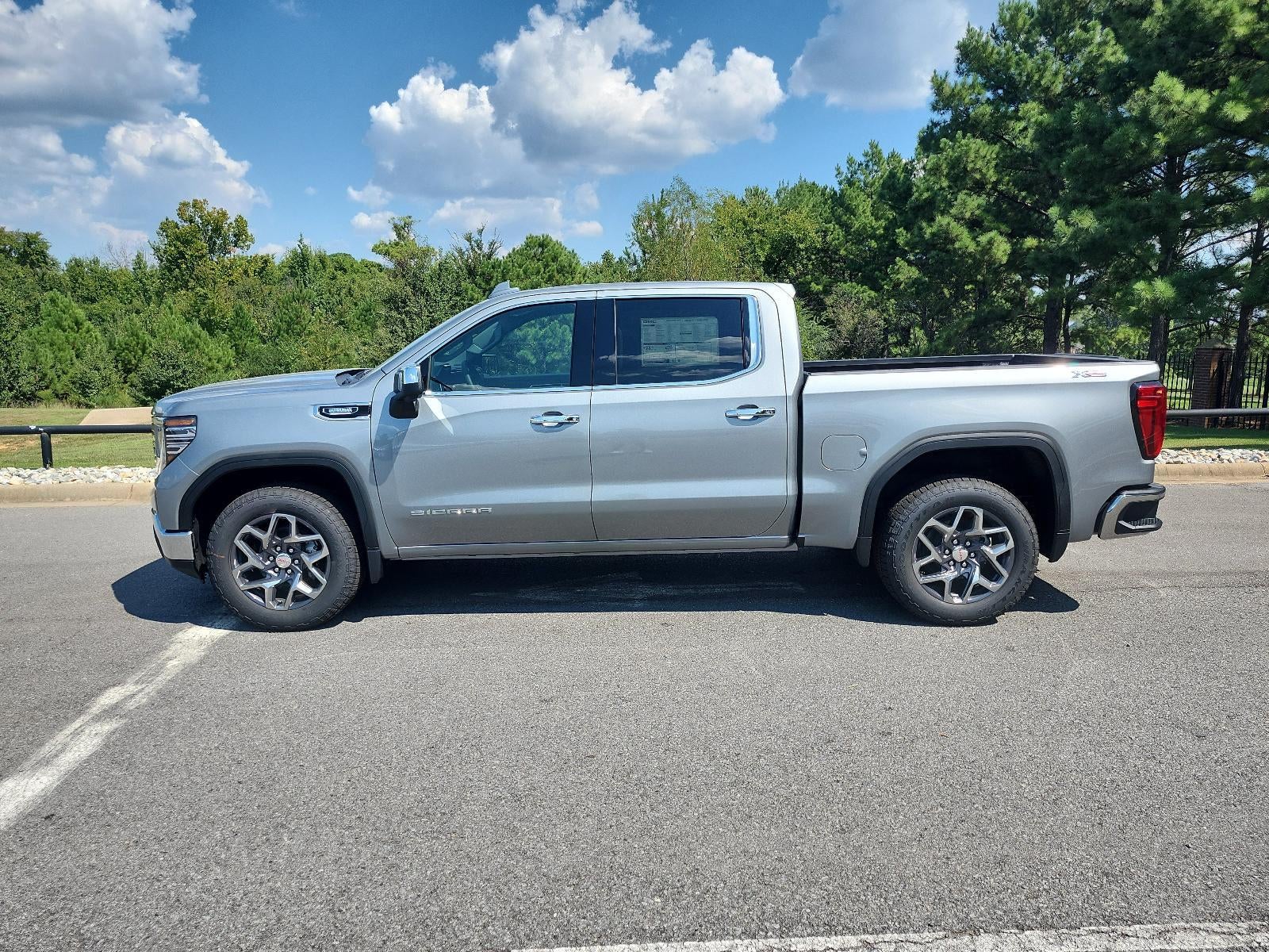 2026 GMC Sierra 1500 Crew Cab Short Box 4-Wheel Drive SLT