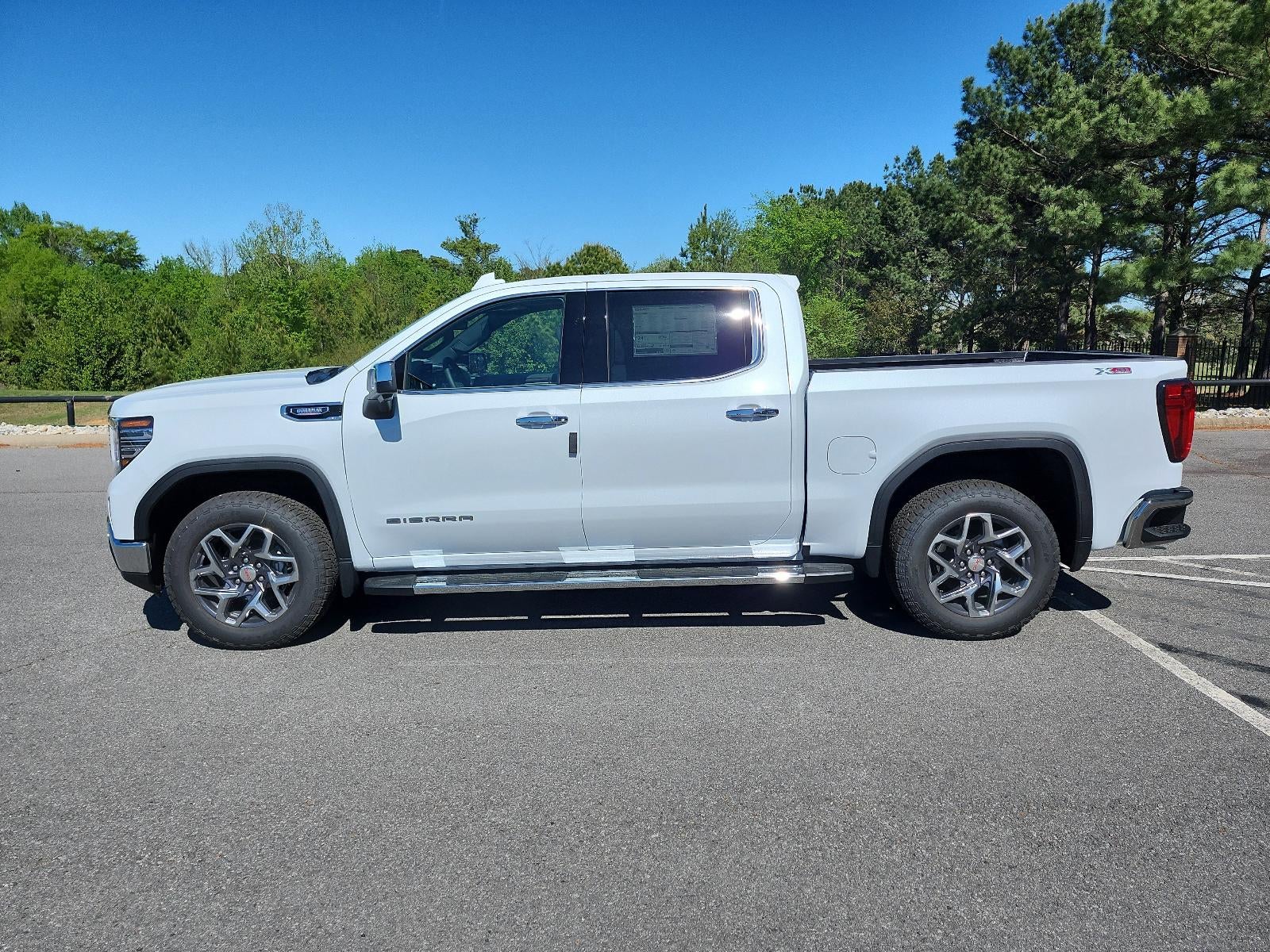 2026 GMC Sierra 1500 Crew Cab Short Box 4-Wheel Drive SLT