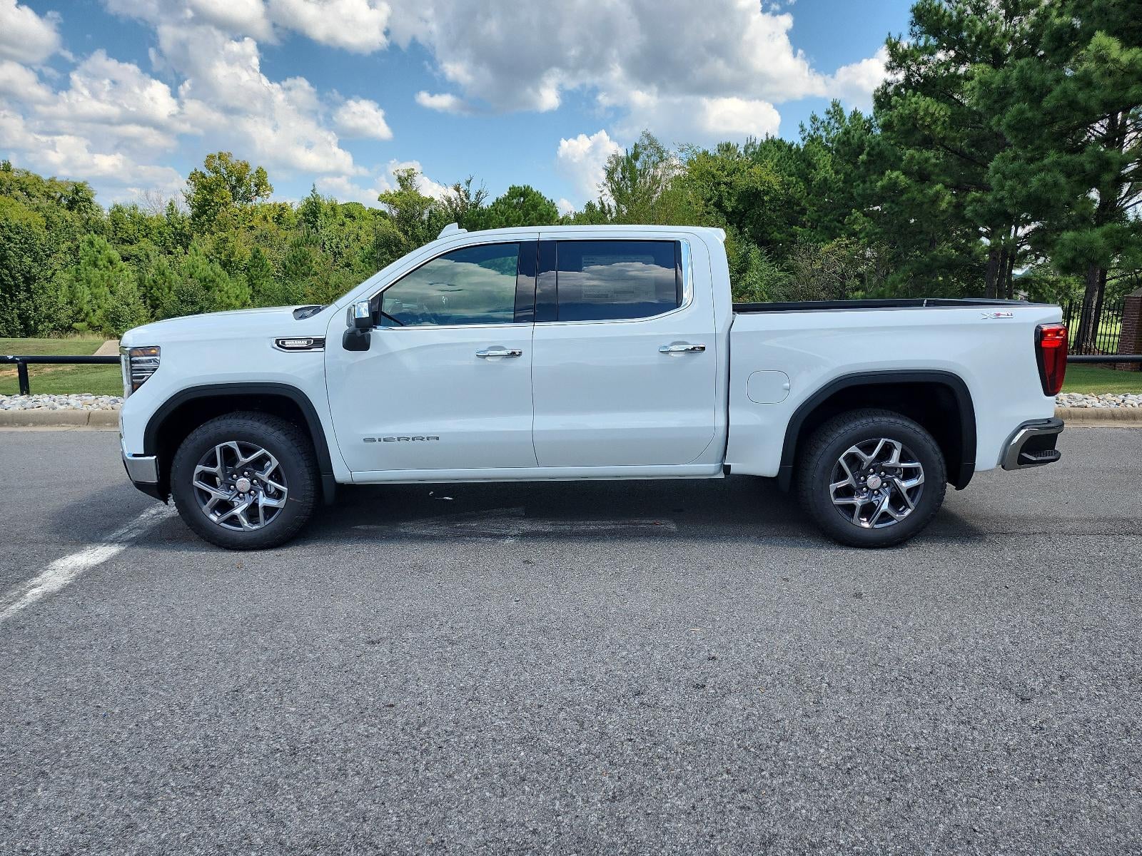 2026 GMC Sierra 1500 Crew Cab Short Box 4-Wheel Drive SLT
