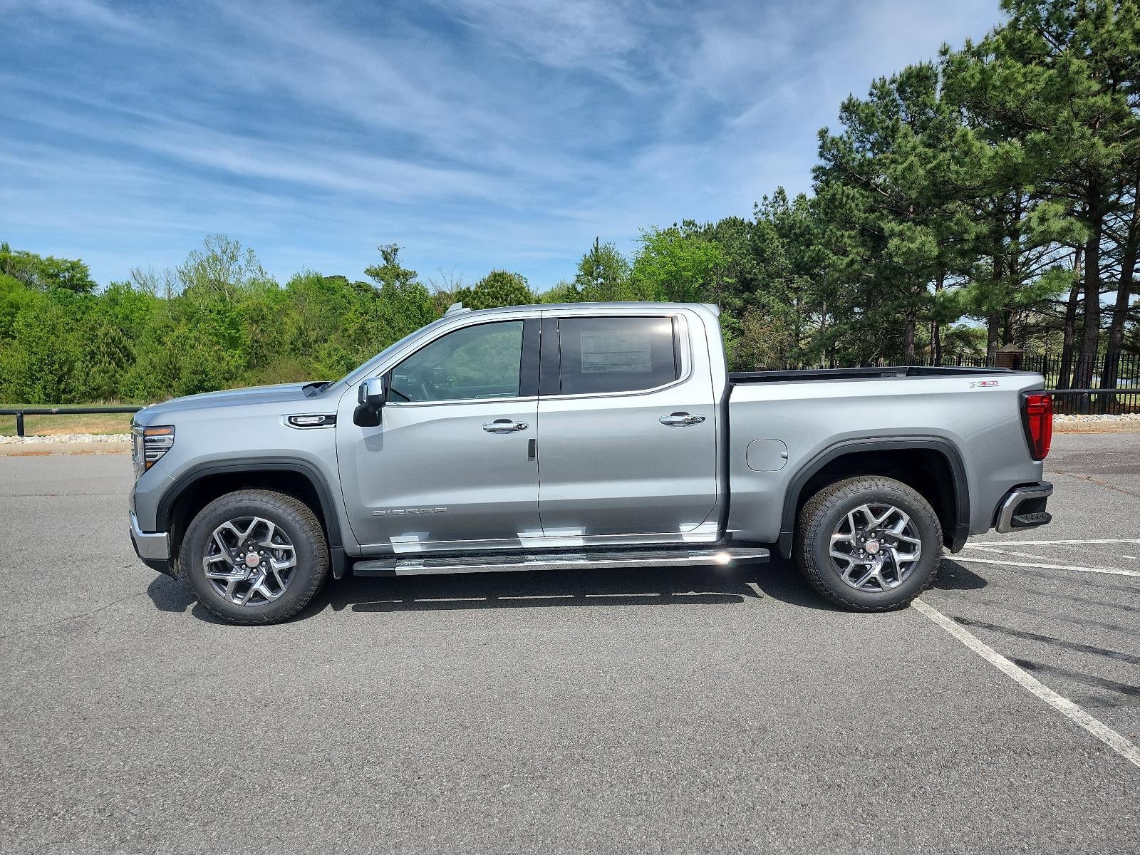 2026 GMC Sierra 1500 Crew Cab Short Box 4-Wheel Drive SLT