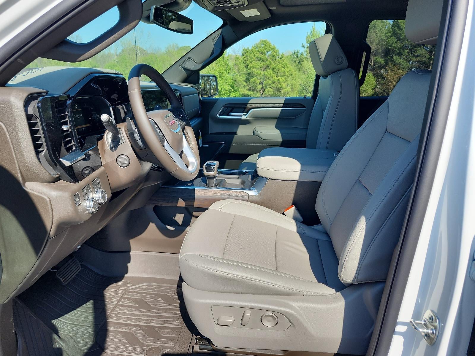 2026 GMC Sierra 1500 Crew Cab Short Box 4-Wheel Drive SLT