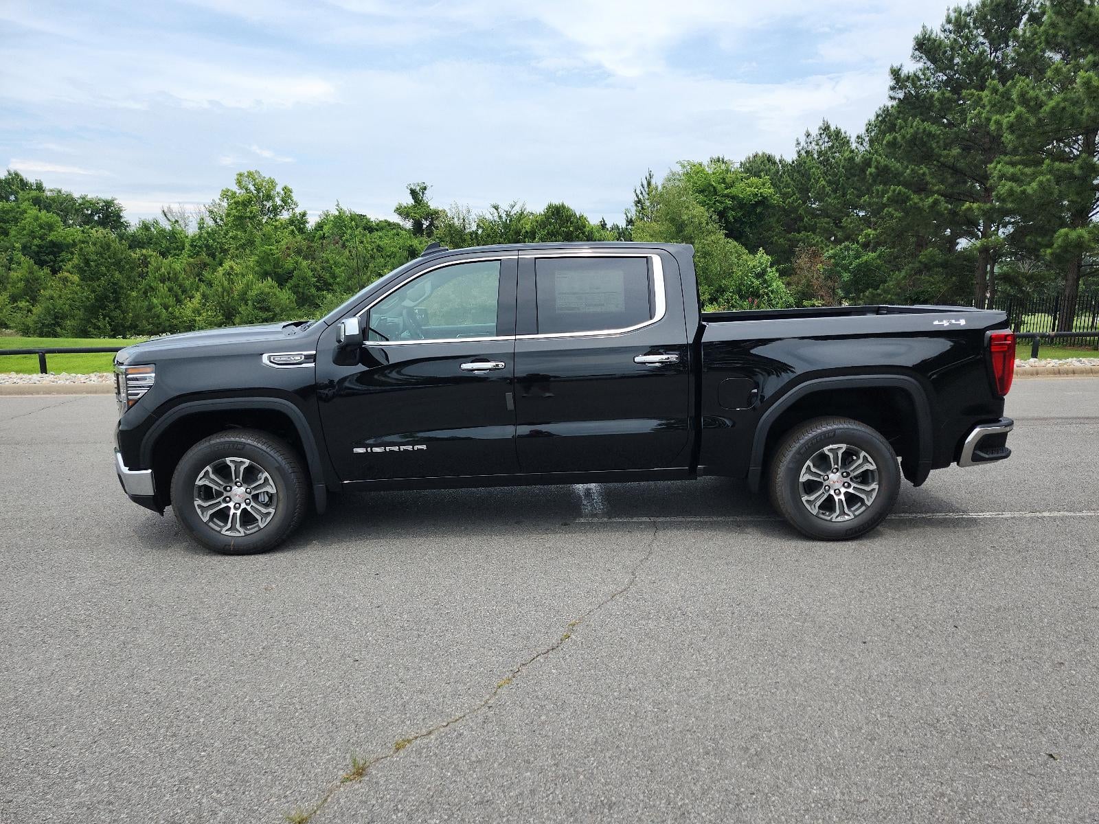 2026 GMC Sierra 1500 Crew Cab Short Box 4-Wheel Drive SLT