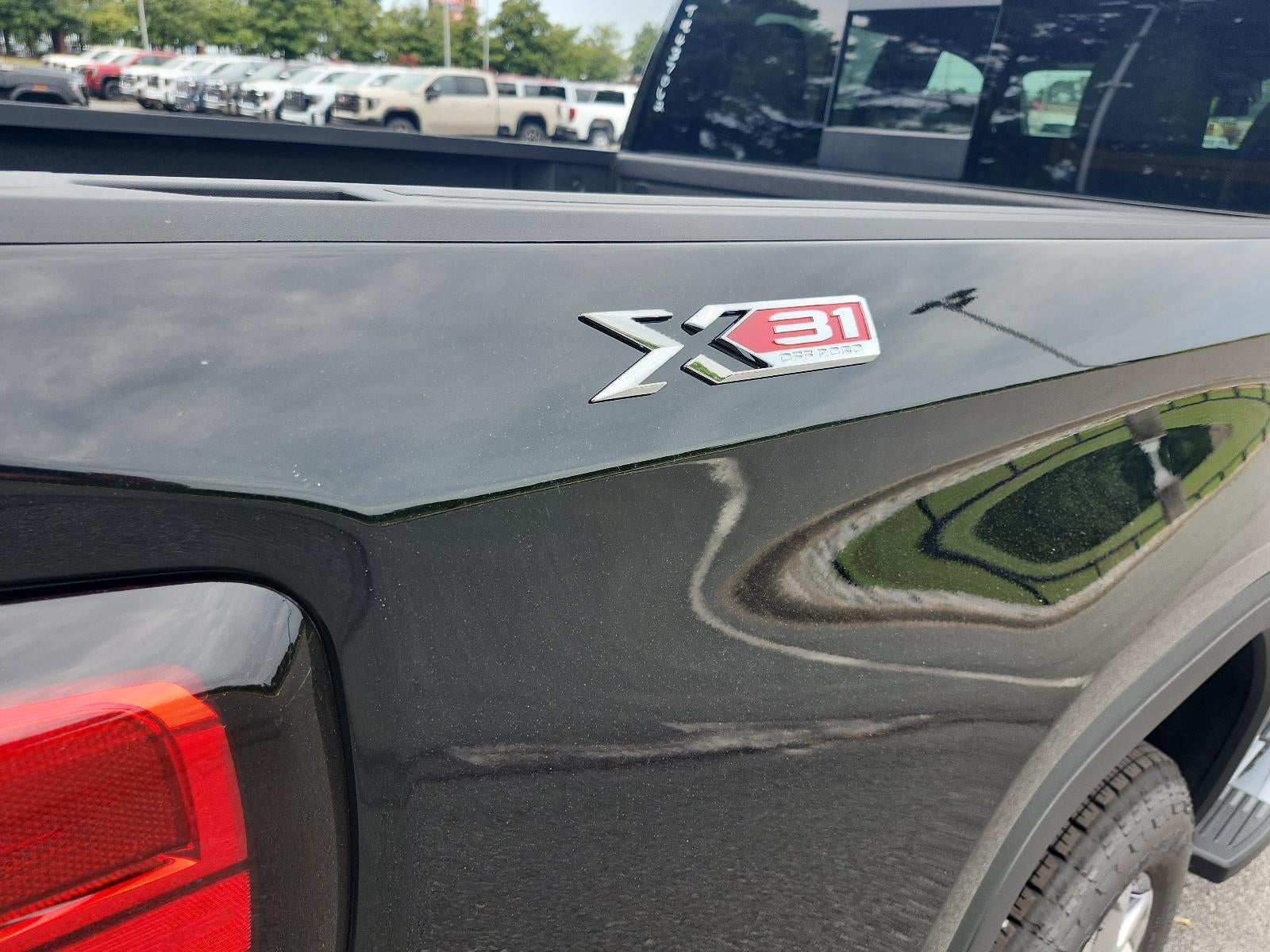 2026 GMC Sierra 1500 SLT - Photo 5