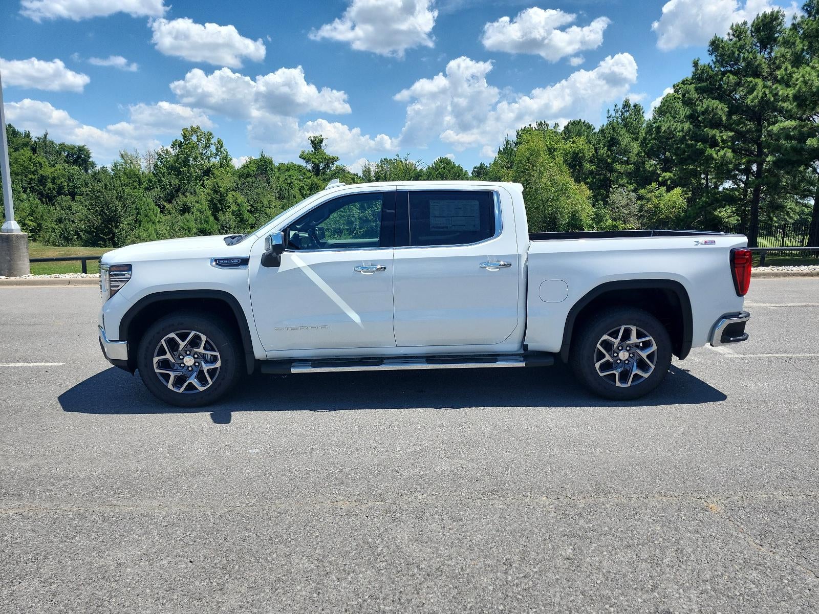 2026 GMC Sierra 1500 Crew Cab Short Box 4-Wheel Drive SLT