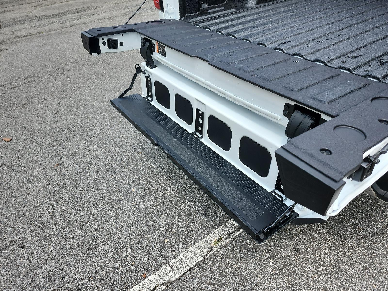 2026 GMC Sierra 1500 SLT - Photo 10