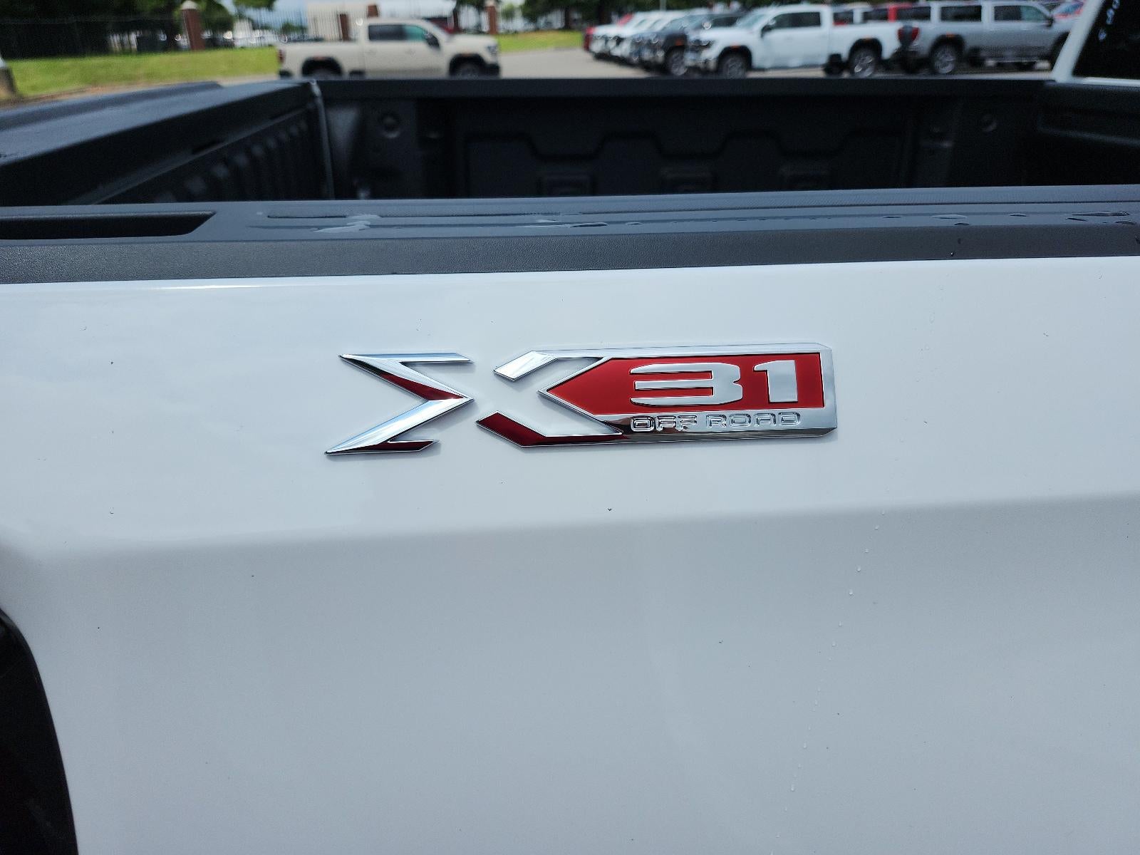 2026 GMC Sierra 1500 SLT - Photo 4