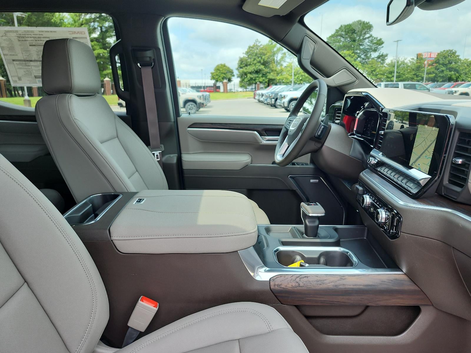 2026 GMC Sierra 1500 SLT - Photo 7