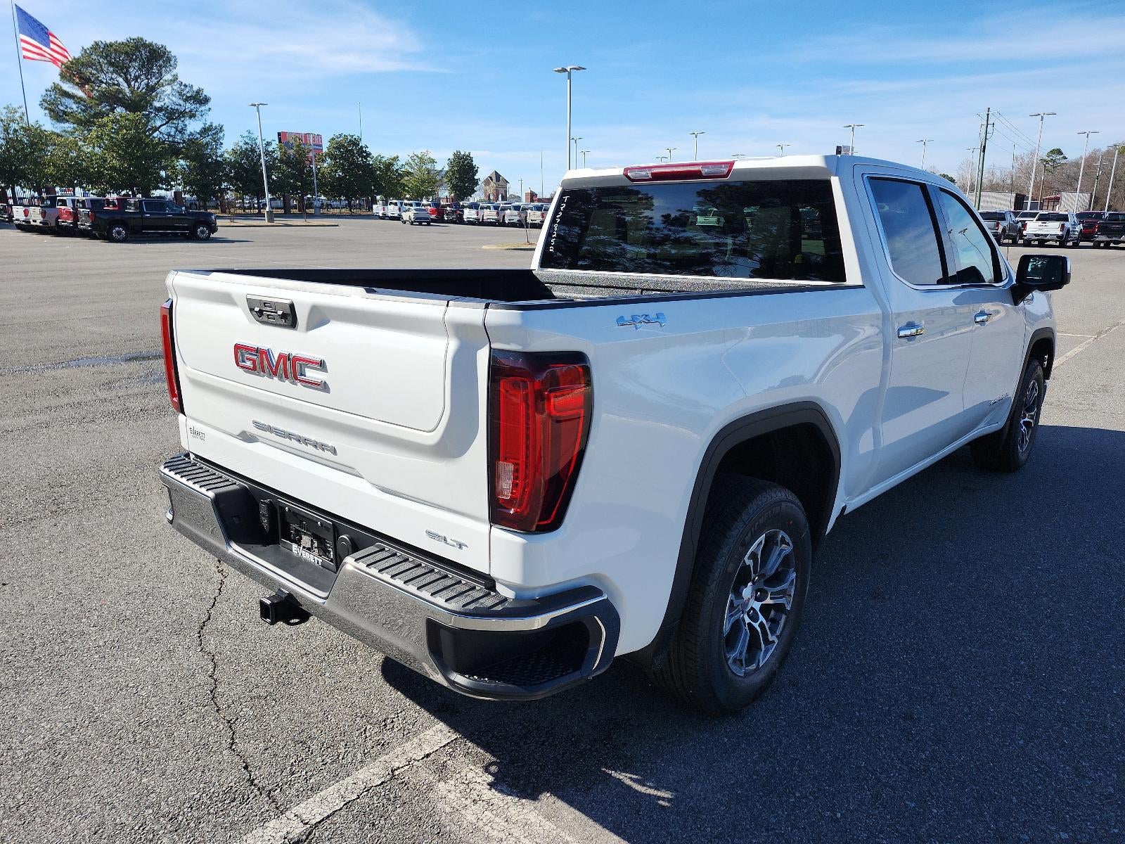 2026 GMC Sierra 1500 Crew Cab Short Box 4-Wheel Drive SLT