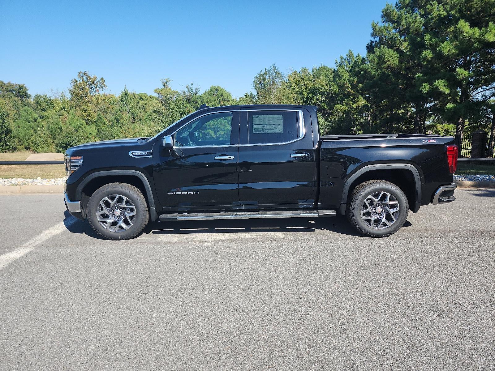 2026 GMC Sierra 1500 Crew Cab Short Box 4-Wheel Drive SLT