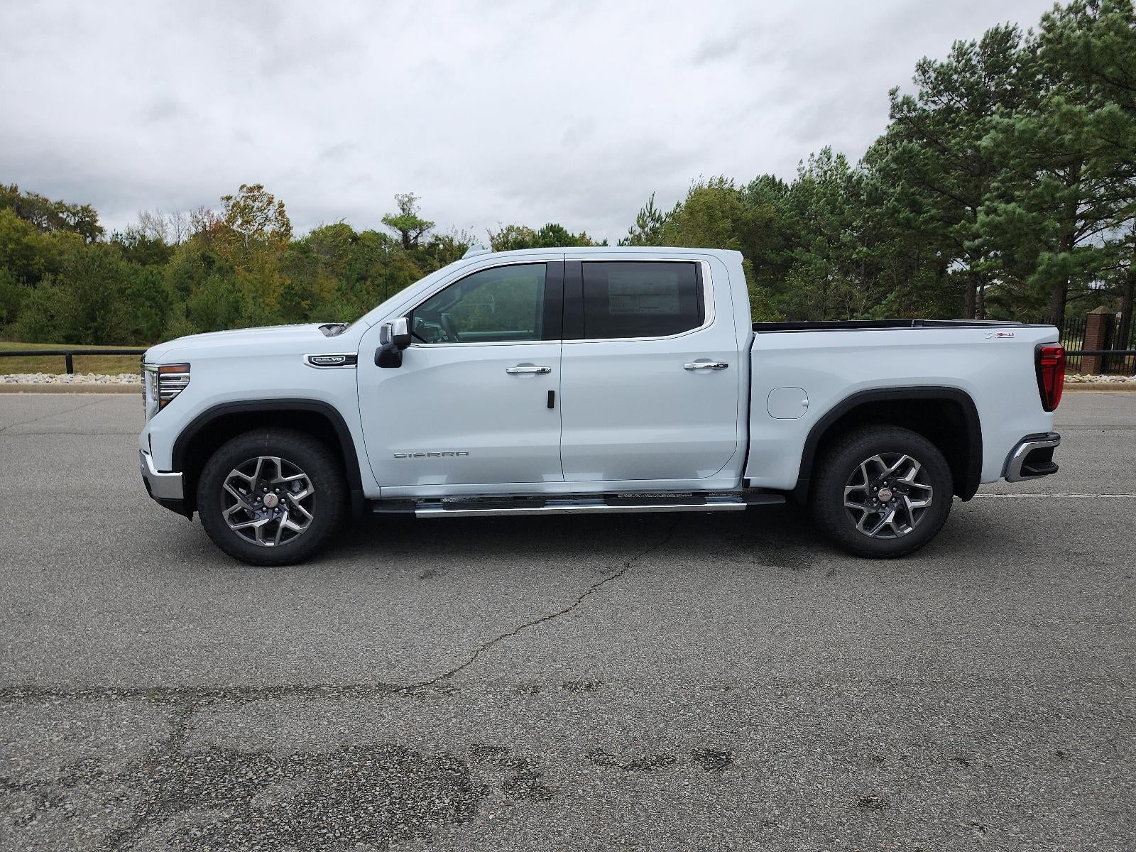 2026 GMC Sierra 1500 Crew Cab Short Box 4-Wheel Drive SLT