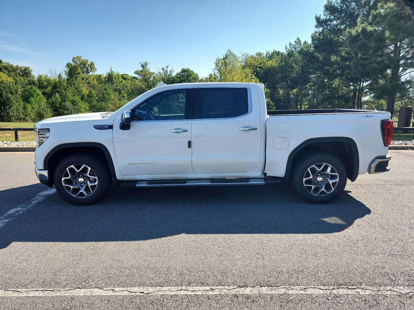 2026 GMC Sierra 1500 Crew Cab Short Box 4-Wheel Drive SLT