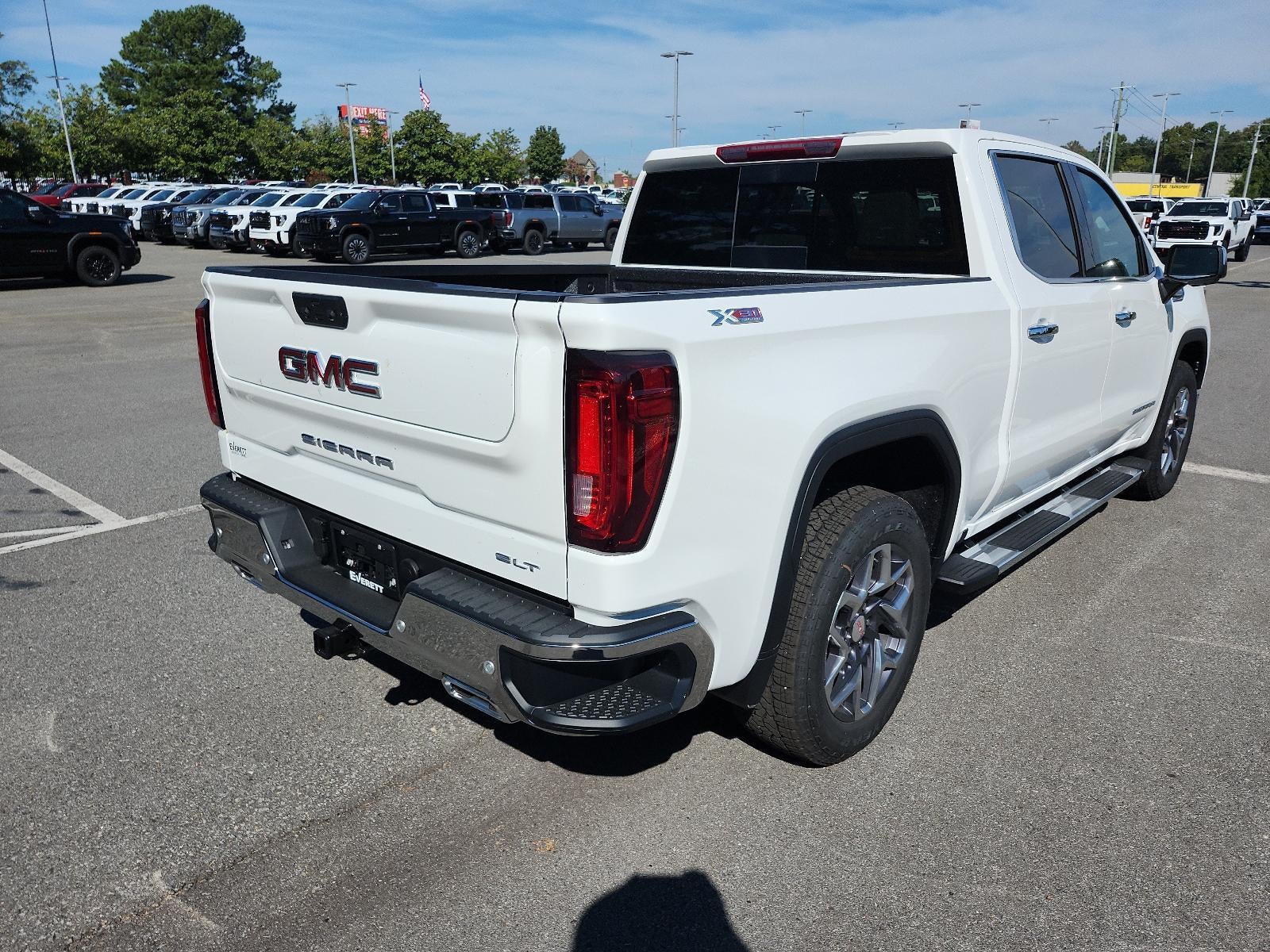 2026 GMC Sierra 1500 Crew Cab Short Box 4-Wheel Drive SLT
