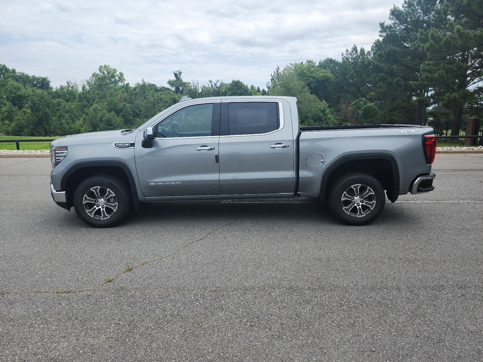 2026 GMC Sierra 1500 Crew Cab Short Box 4-Wheel Drive SLT
