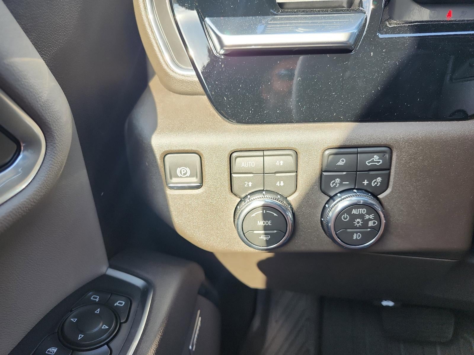 2026 GMC Sierra 1500 Crew Cab Short Box 4-Wheel Drive SLT