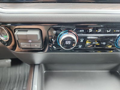 2026 GMC Sierra 1500 Crew Cab Short Box 4-Wheel Drive SLT