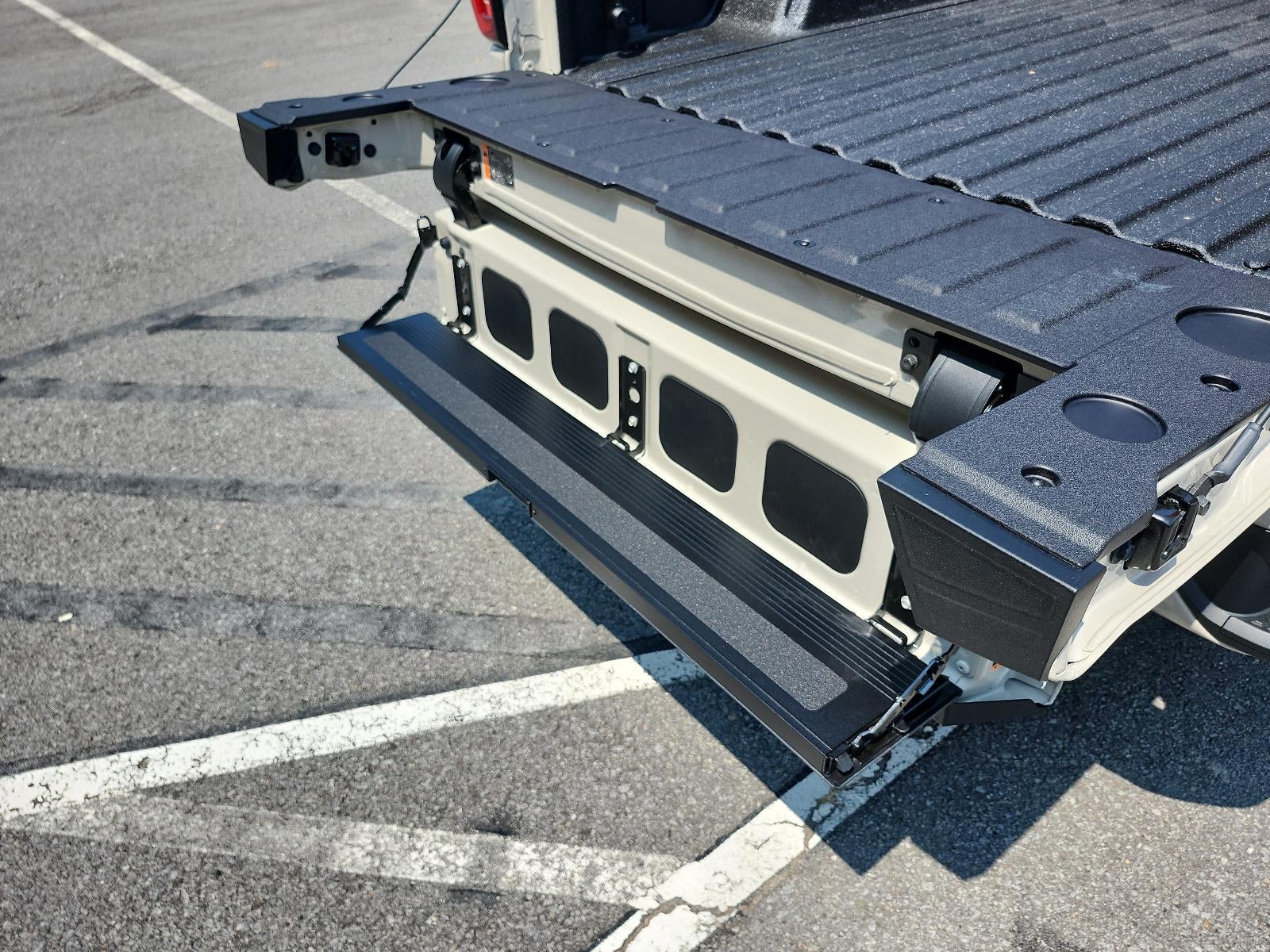 2026 GMC Sierra 1500 AT4 - Photo 10