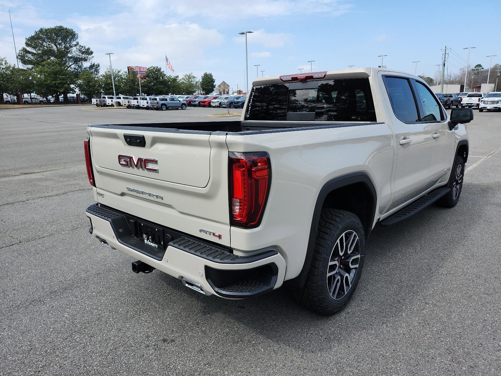 2026 GMC Sierra 1500 Crew Cab Short Box 4-Wheel Drive AT4