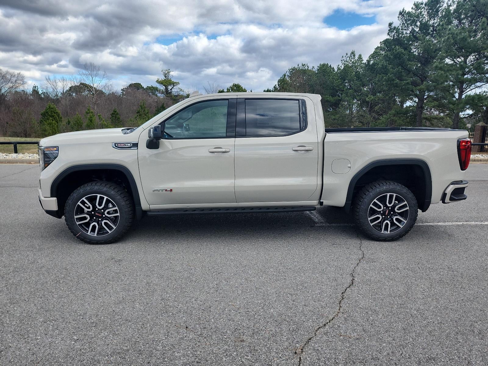 2026 GMC Sierra 1500 Crew Cab Short Box 4-Wheel Drive AT4