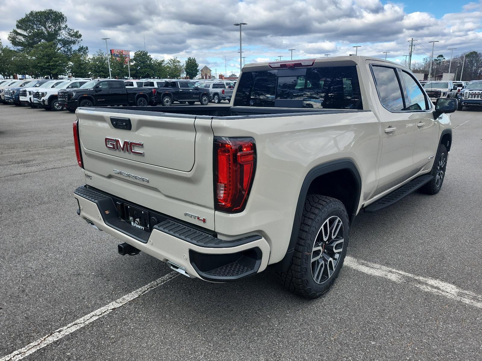 2026 GMC Sierra 1500 Crew Cab Short Box 4-Wheel Drive AT4