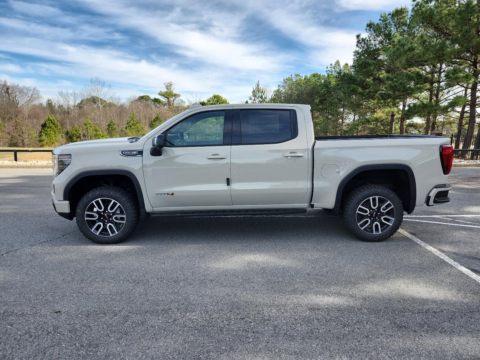 2026 GMC Sierra 1500 Crew Cab Short Box 4-Wheel Drive AT4