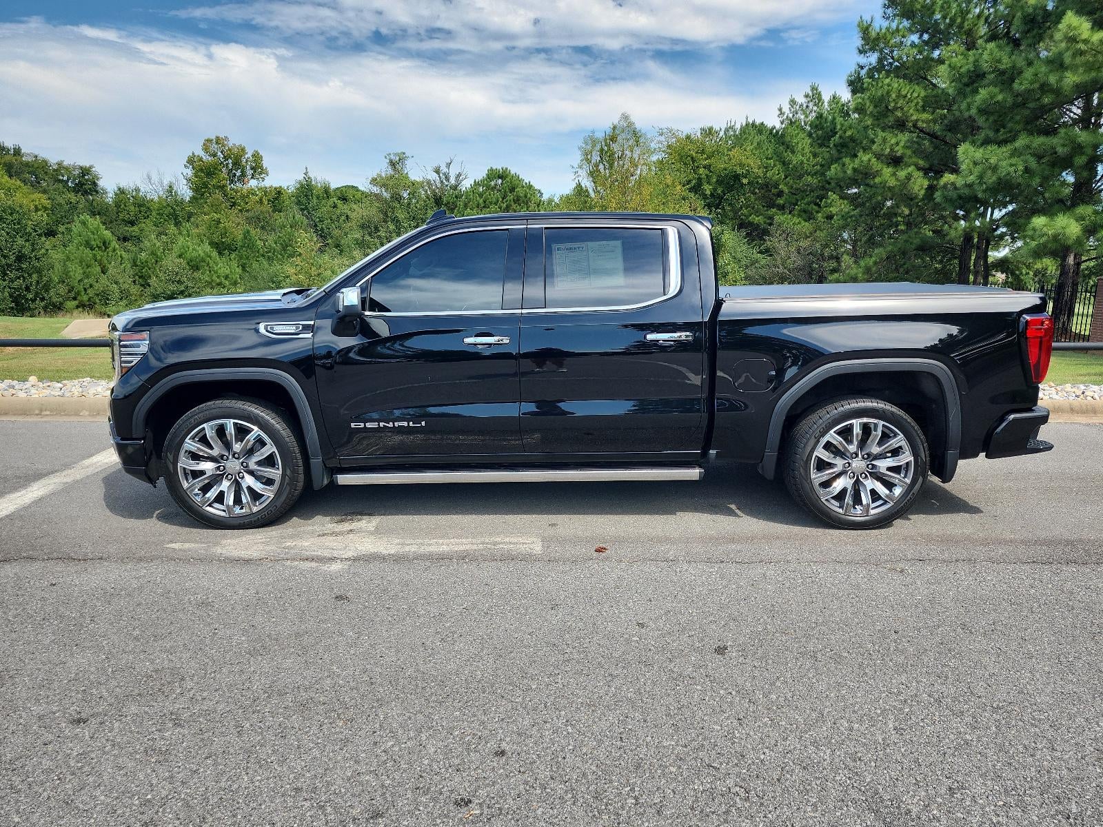 Used 2024 GMC Sierra 1500 Denali Denali with VIN 1GTUUGE89RZ133426 for sale in Little Rock