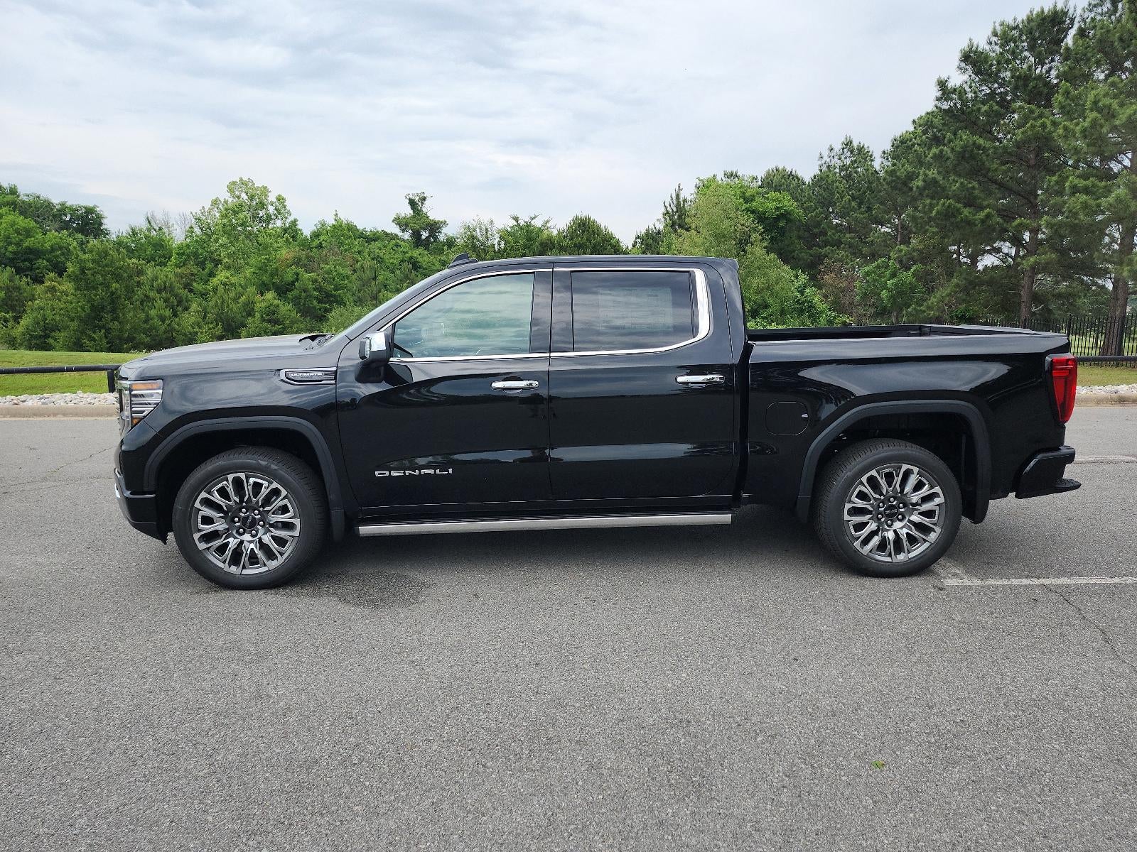 2026 GMC Sierra 1500 Crew Cab Short Box 4-Wheel Drive Denali Ultimate