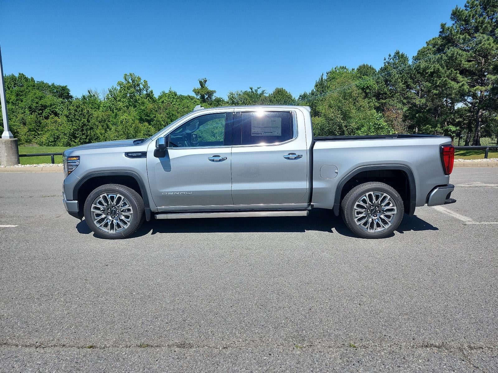 2026 GMC Sierra 1500 Crew Cab Short Box 4-Wheel Drive Denali Ultimate