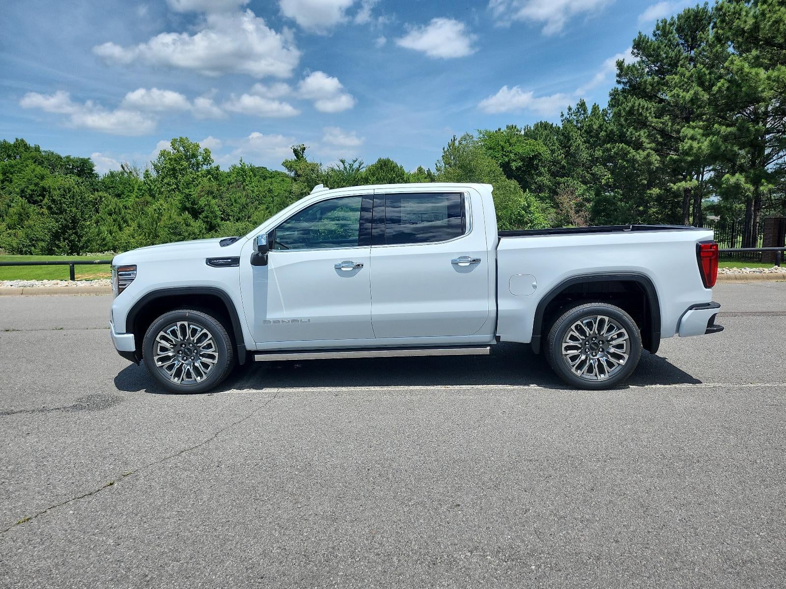 2026 GMC Sierra 1500 Crew Cab Short Box 4-Wheel Drive Denali Ultimate