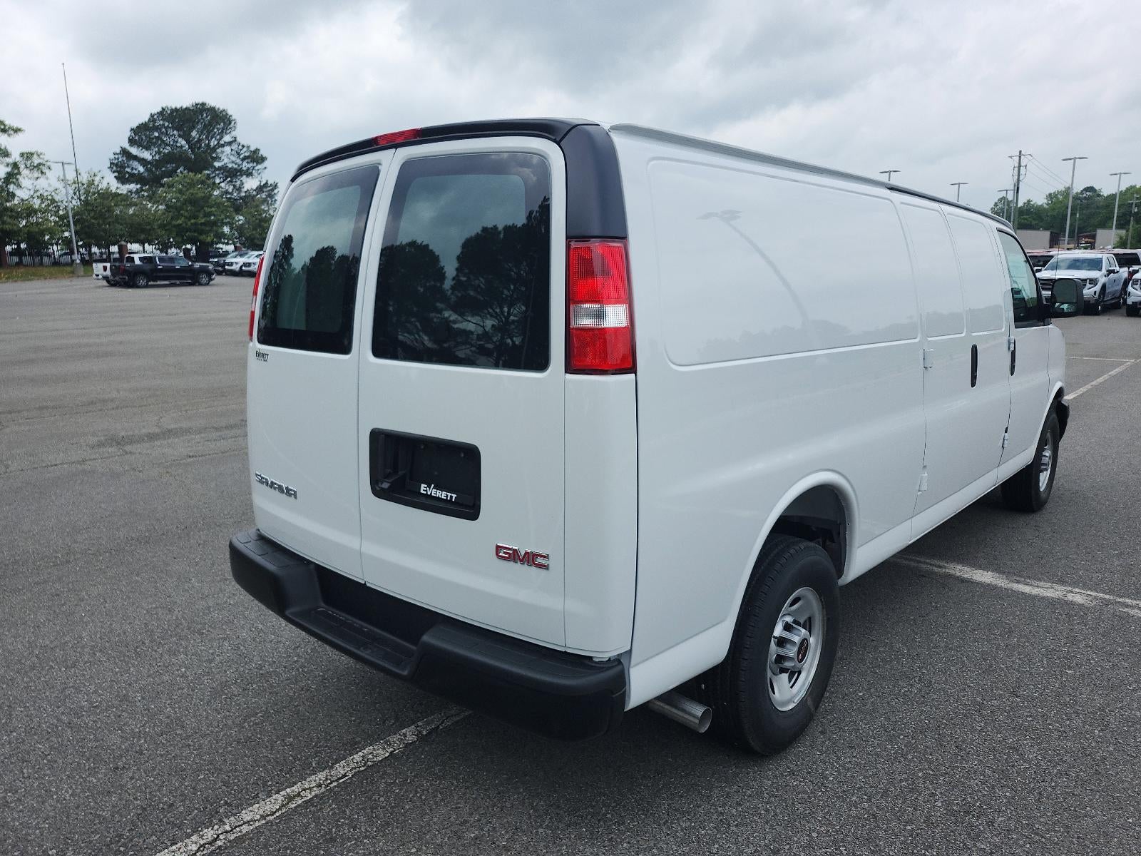 2026 GMC Savana Cargo 3500 Extended Wheelbase Rear-Wheel Drive
