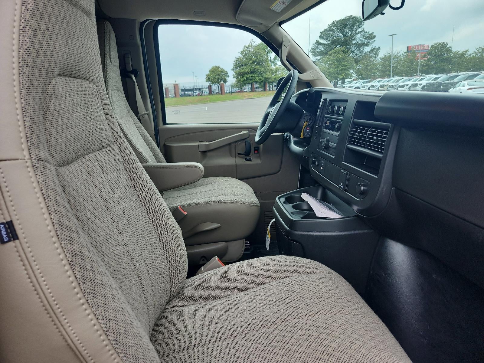 2026 GMC Savana Cargo 3500 Extended Wheelbase Rear-Wheel Drive