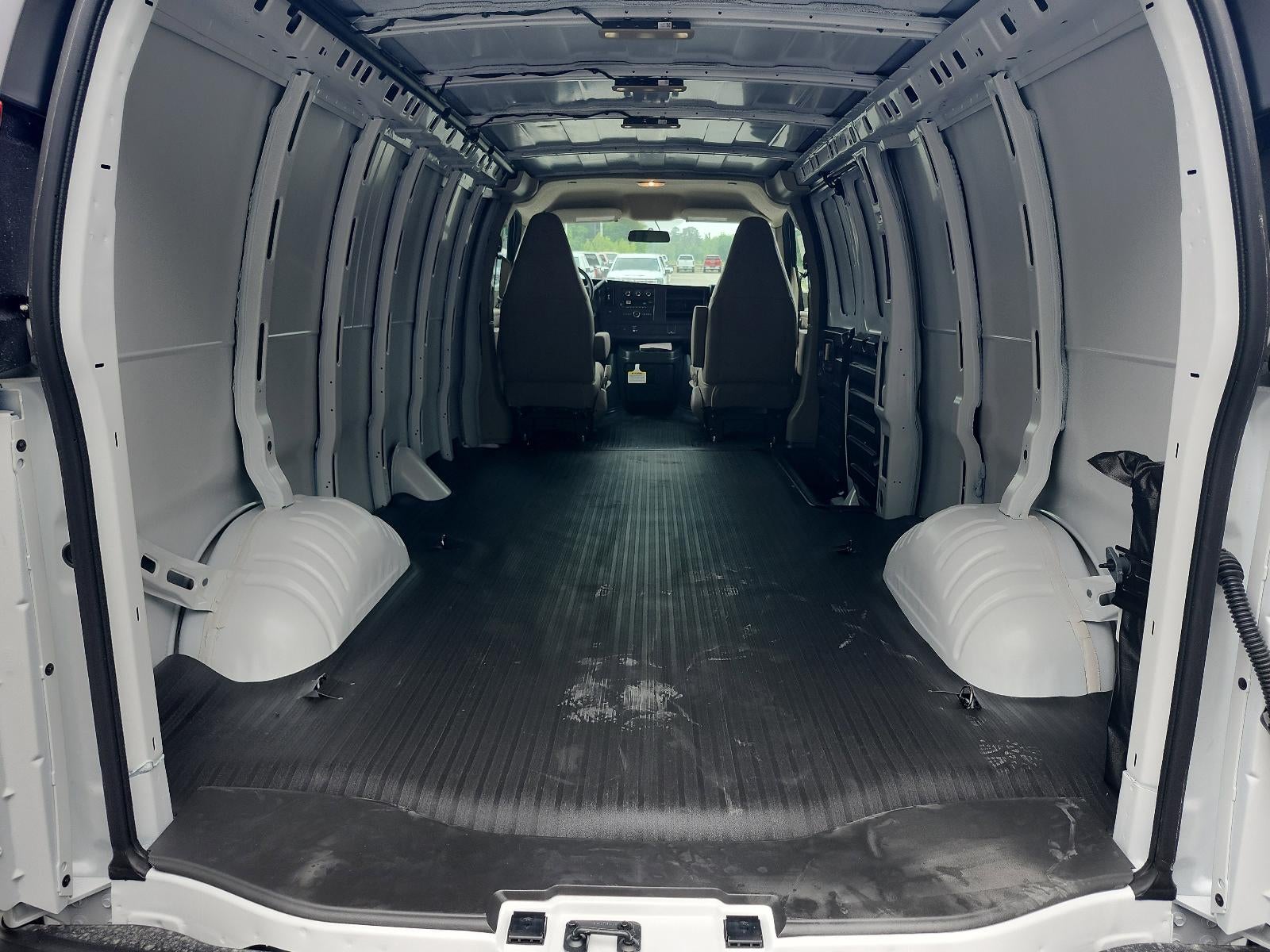 2026 GMC Savana Cargo 3500 Extended Wheelbase Rear-Wheel Drive