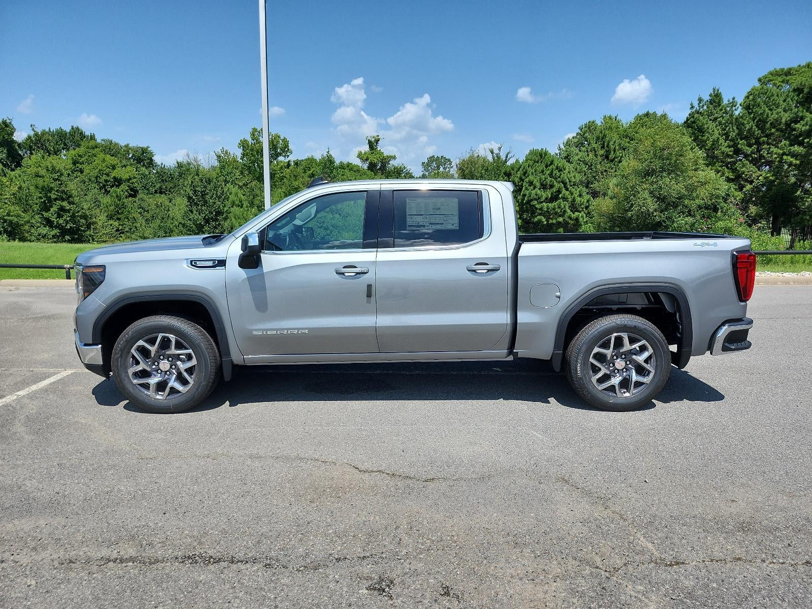 2026 GMC Sierra 1500 Crew Cab Short Box 4-Wheel Drive SLE