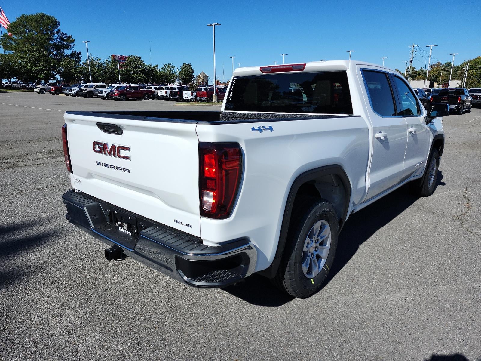 2026 GMC Sierra 1500 Crew Cab Short Box 4-Wheel Drive SLE
