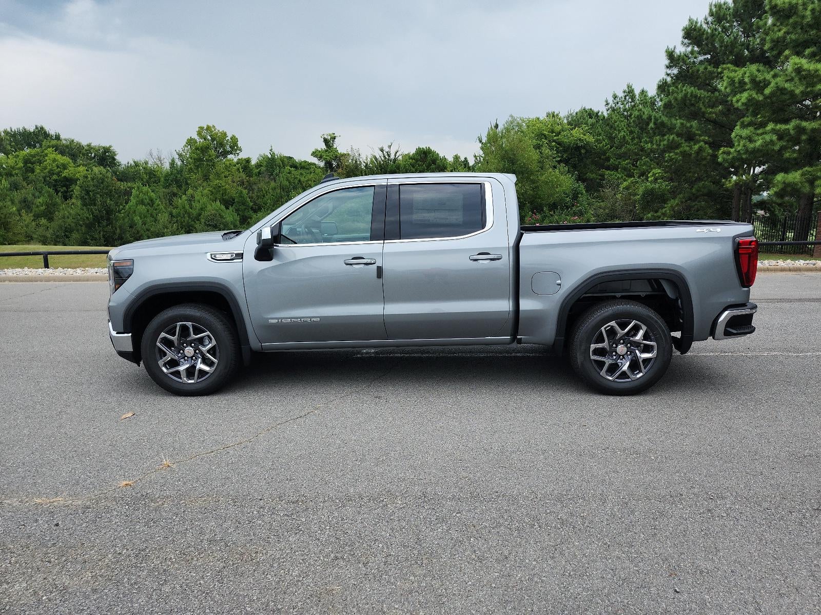2026 GMC Sierra 1500 Crew Cab Short Box 4-Wheel Drive SLE