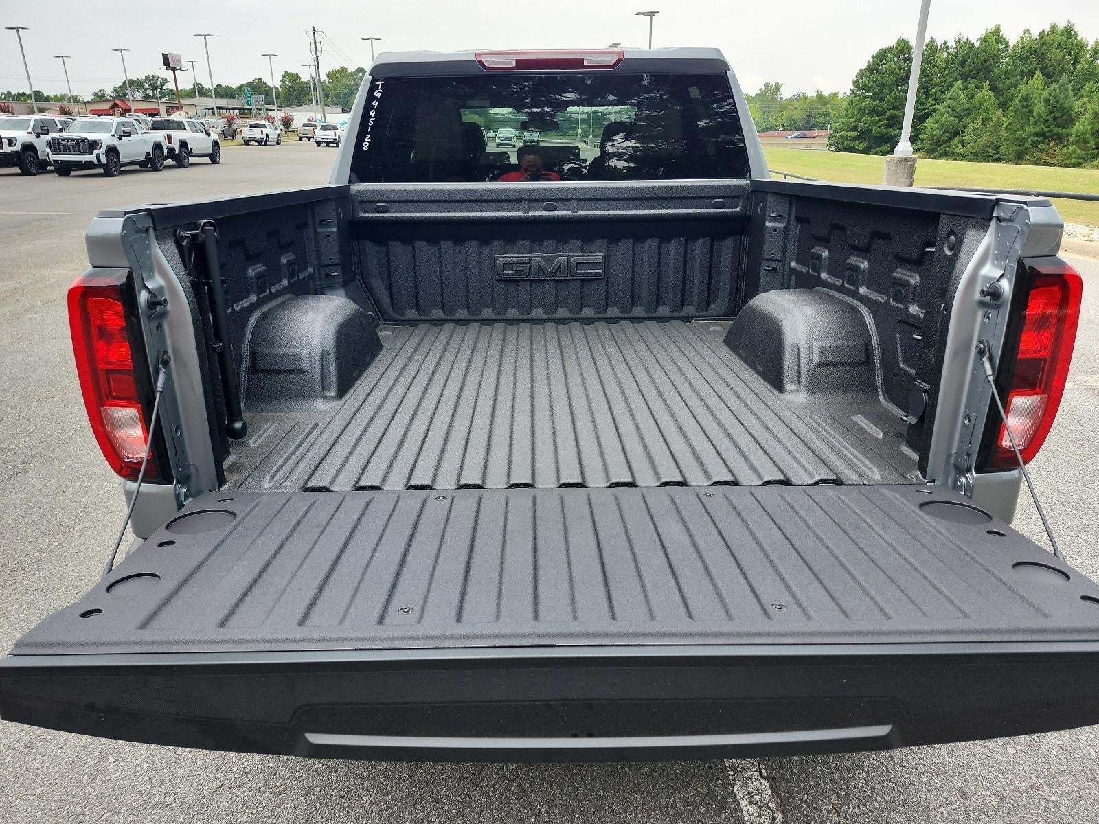 2026 GMC Sierra 1500 SLE - Photo 9