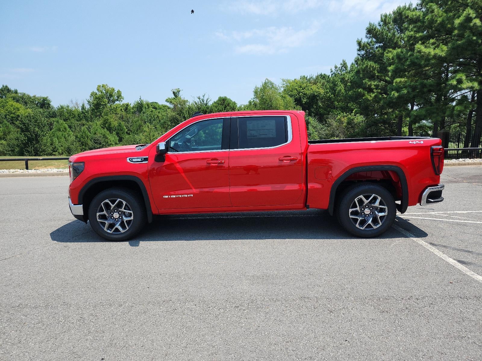 2026 GMC Sierra 1500 Crew Cab Short Box 4-Wheel Drive SLE