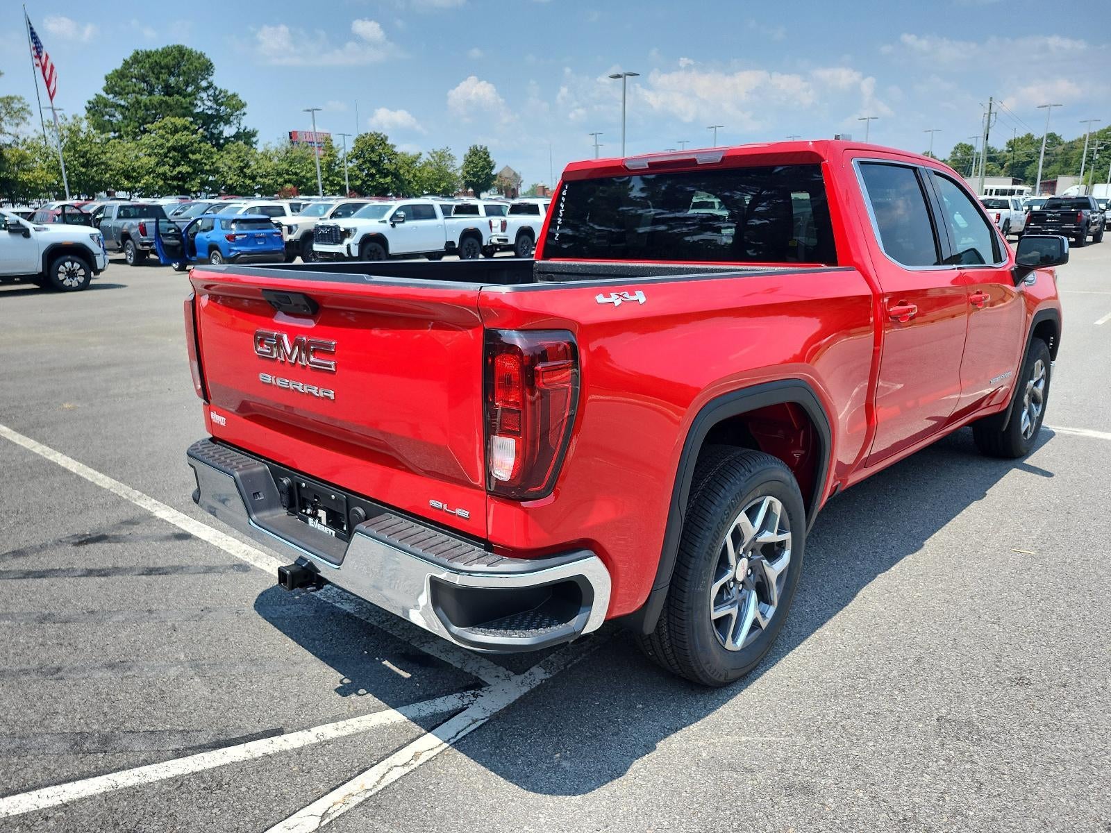 2026 GMC Sierra 1500 Crew Cab Short Box 4-Wheel Drive SLE