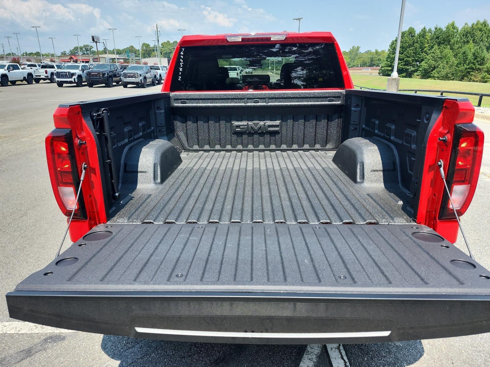 2026 GMC Sierra 1500 Crew Cab Short Box 4-Wheel Drive SLE