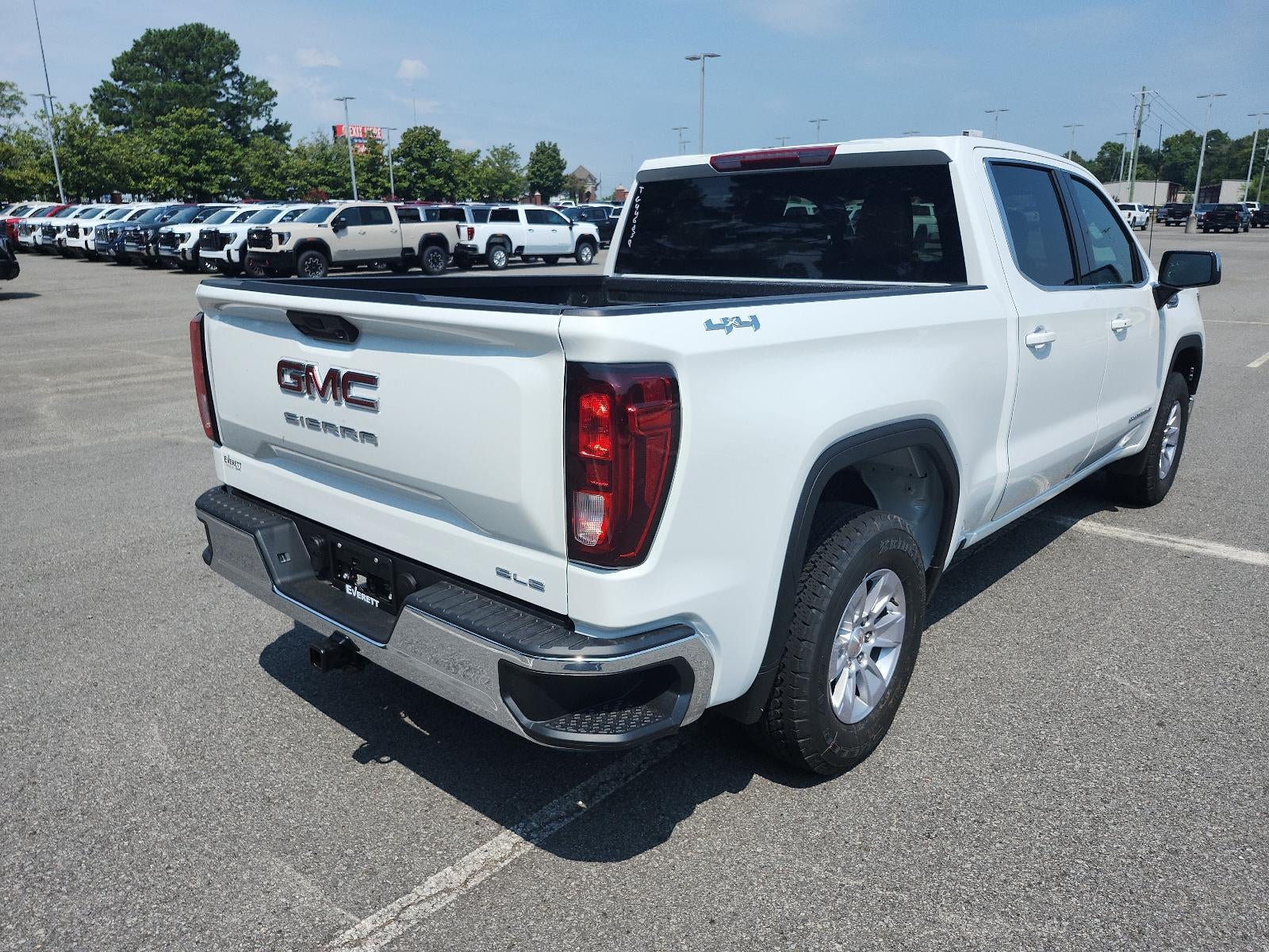 2026 GMC Sierra 1500 Crew Cab Short Box 4-Wheel Drive SLE