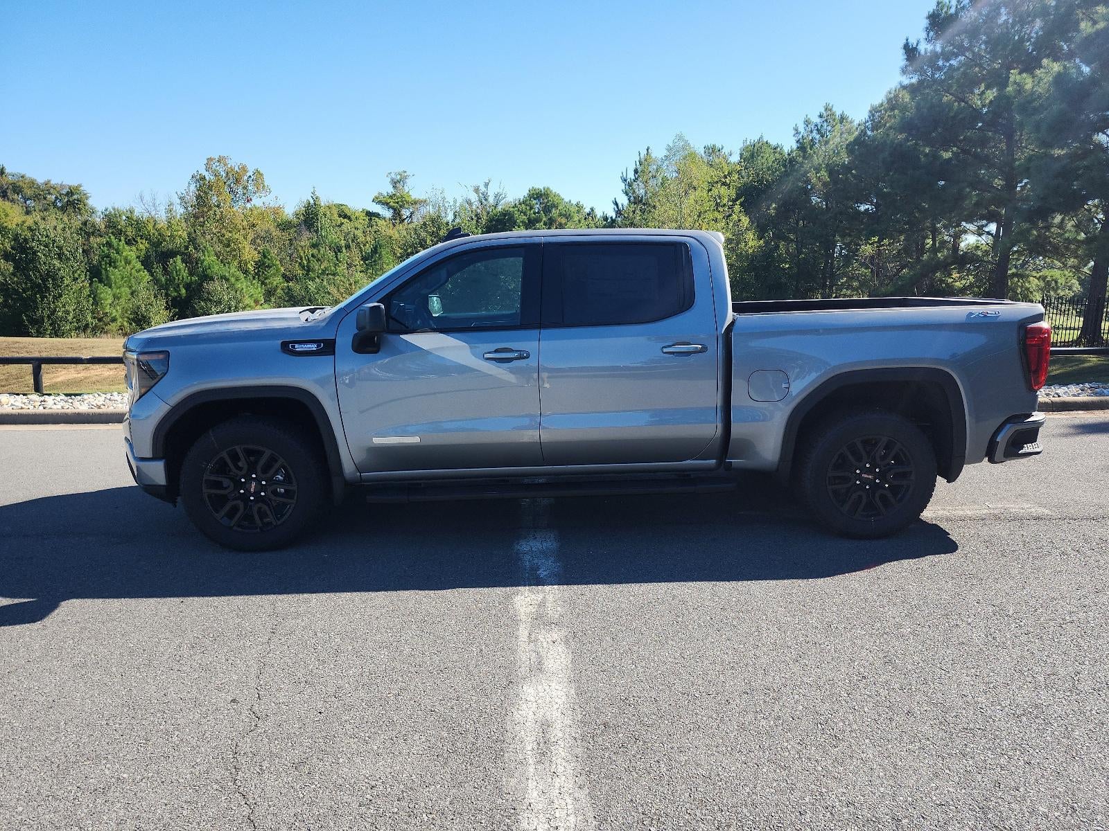 2026 GMC Sierra 1500 Crew Cab Short Box 4-Wheel Drive Elevation 3SB