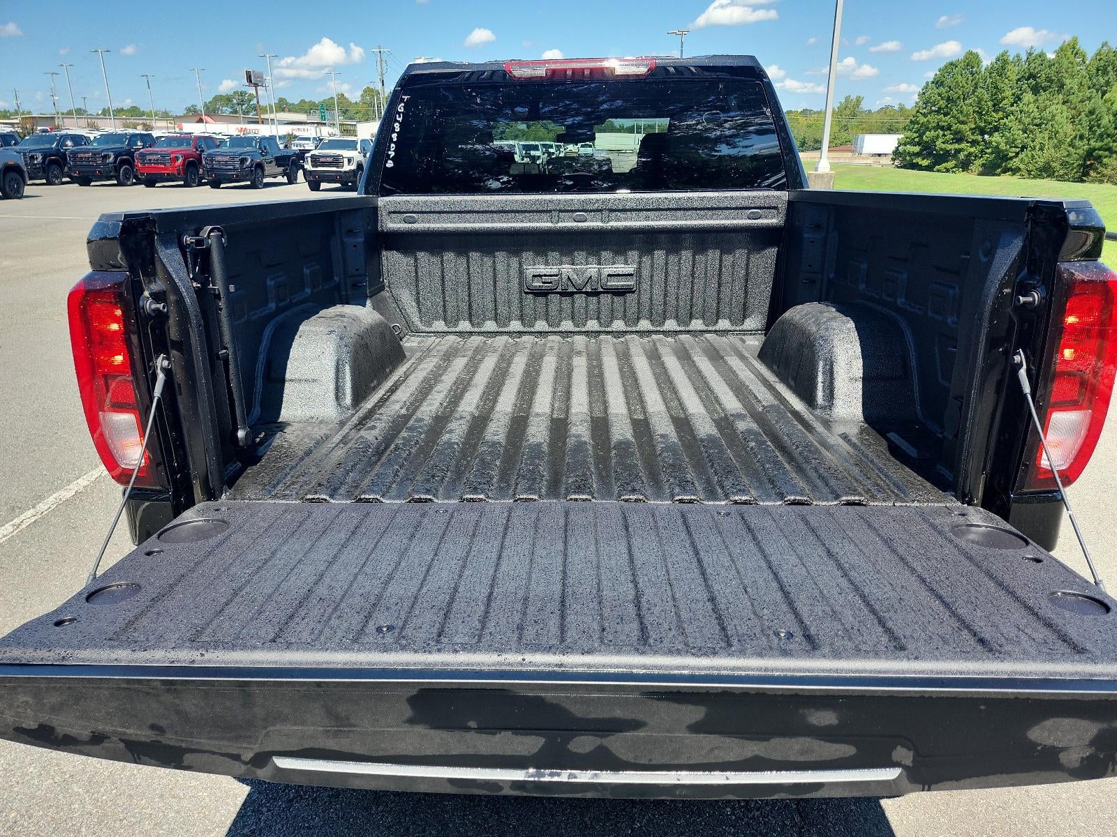 2026 GMC Sierra 1500 Crew Cab Short Box 4-Wheel Drive Elevation 3SB