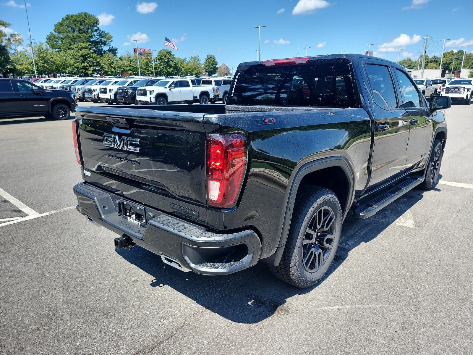 2026 GMC Sierra 1500 Crew Cab Short Box 4-Wheel Drive Elevation 3SB