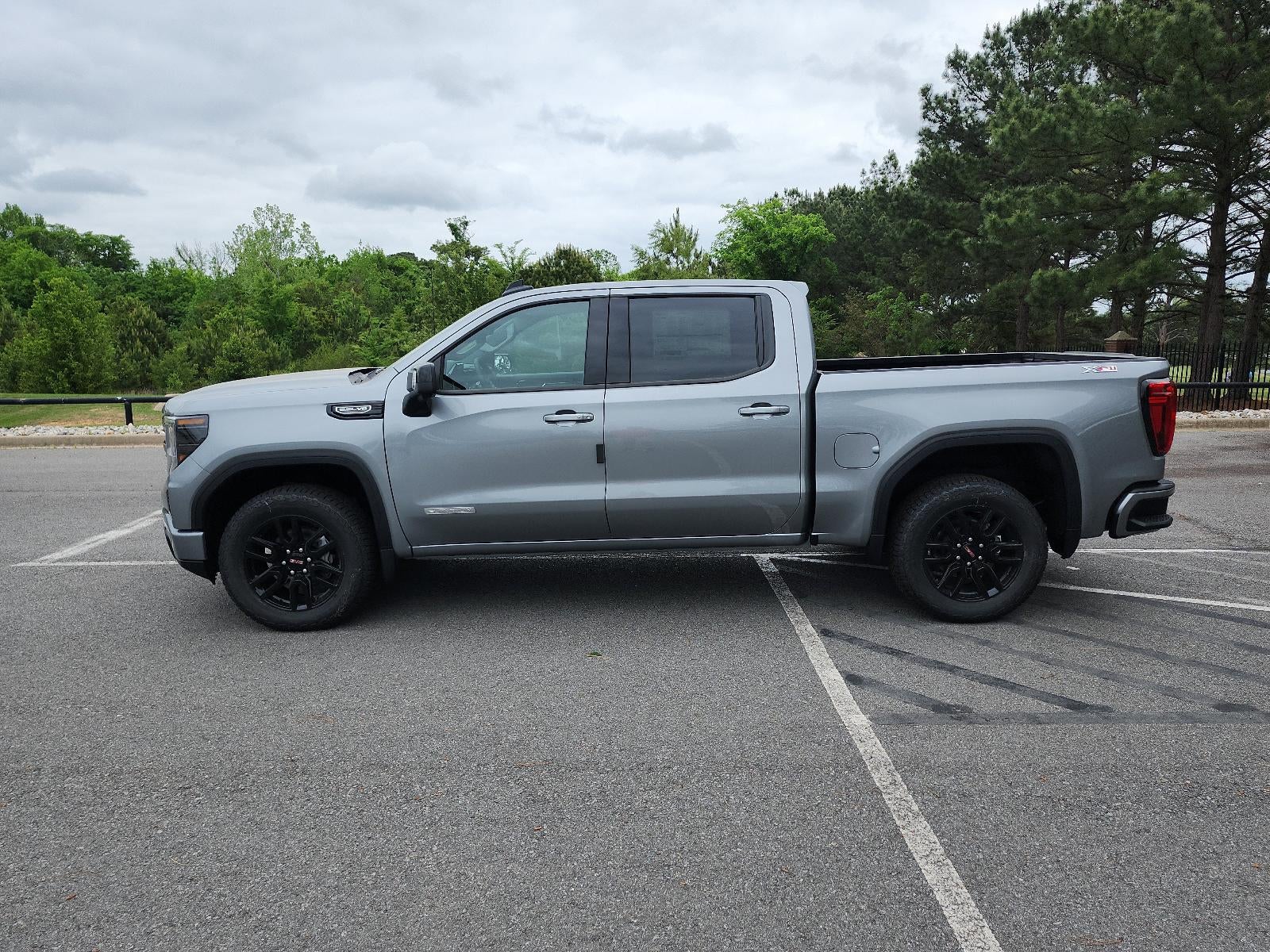 2026 GMC Sierra 1500 Crew Cab Short Box 4-Wheel Drive Elevation 3SB