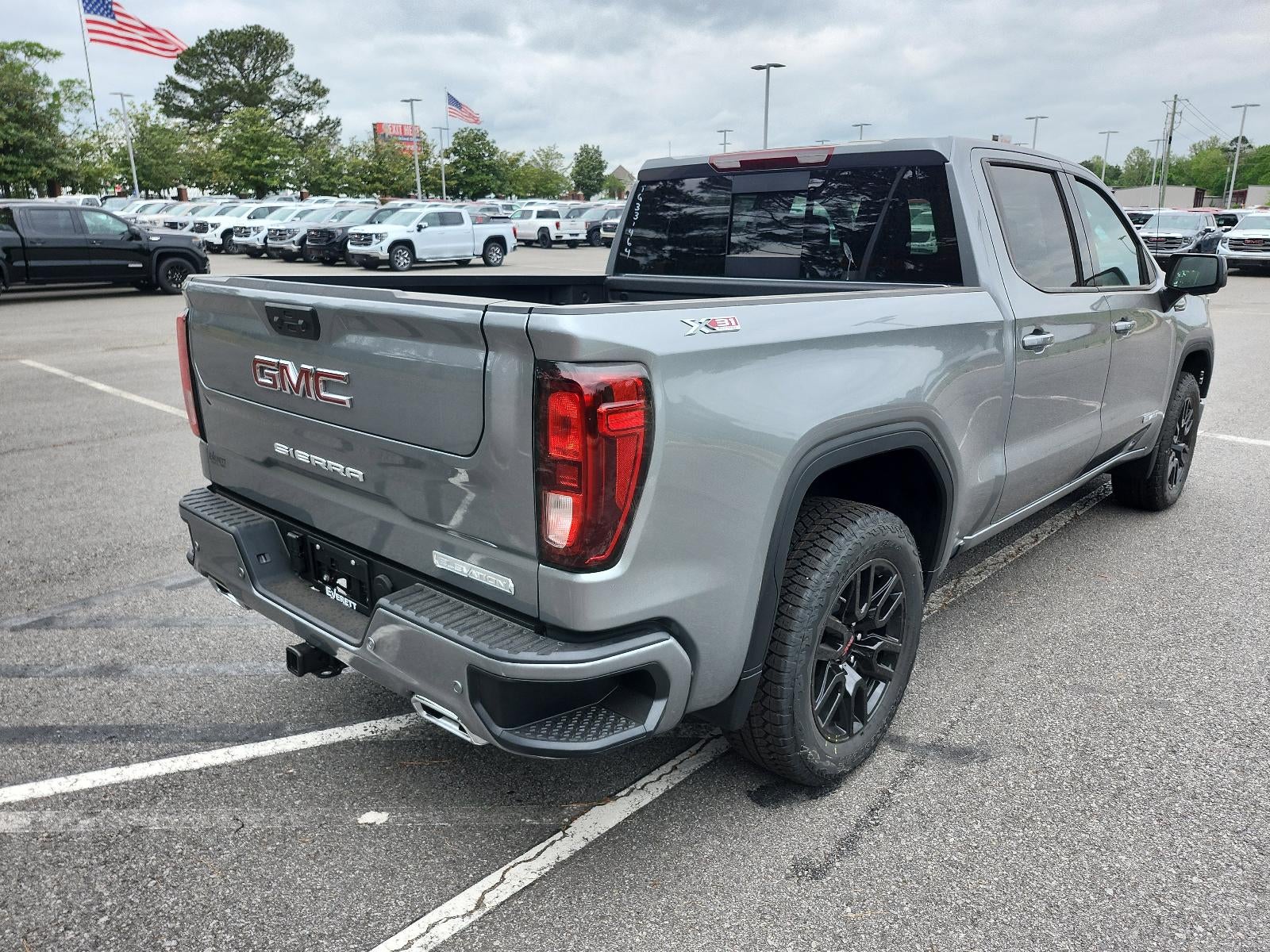 2026 GMC Sierra 1500 Crew Cab Short Box 4-Wheel Drive Elevation 3SB