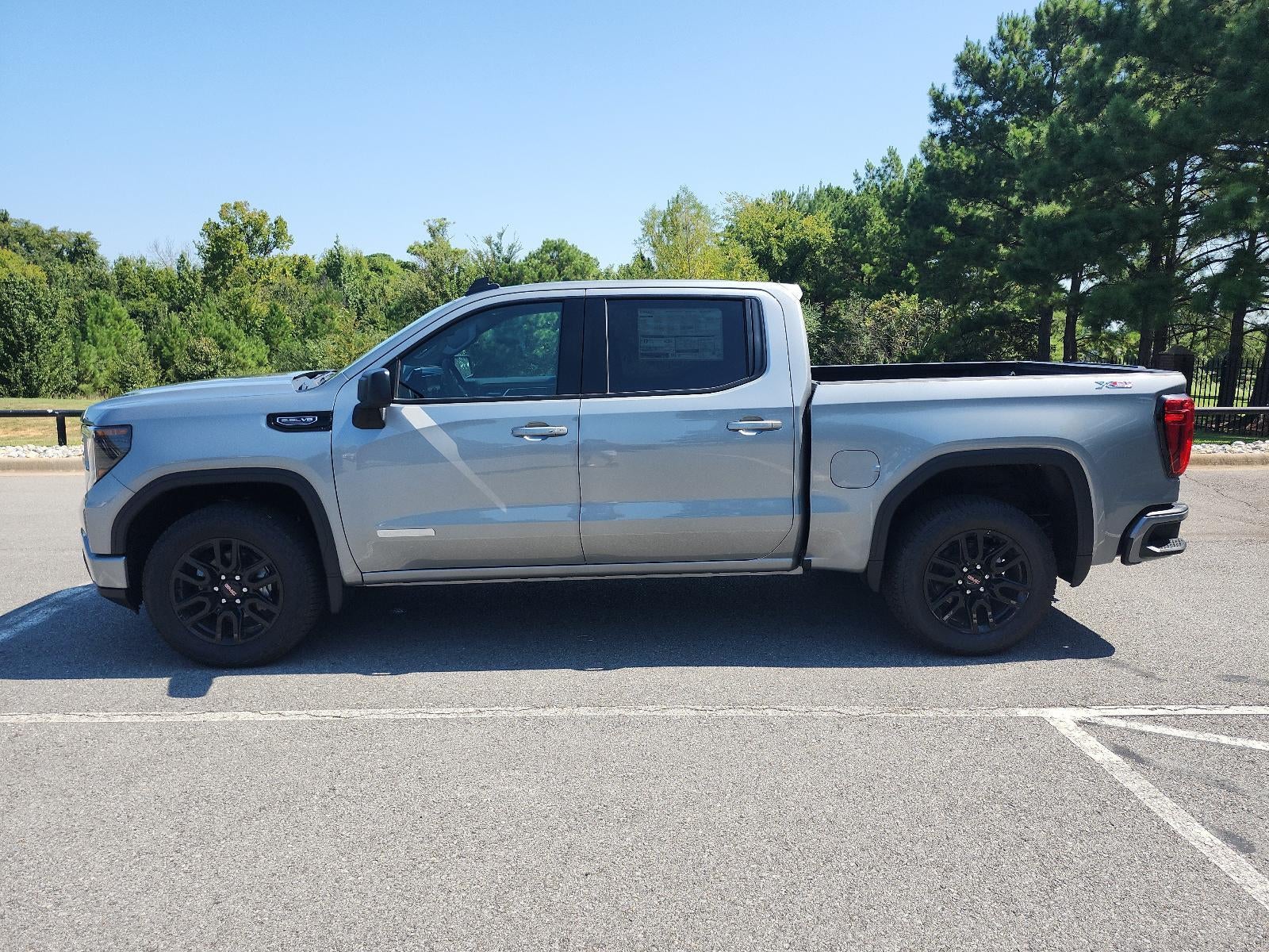 2026 GMC Sierra 1500 Crew Cab Short Box 4-Wheel Drive Elevation 3SB