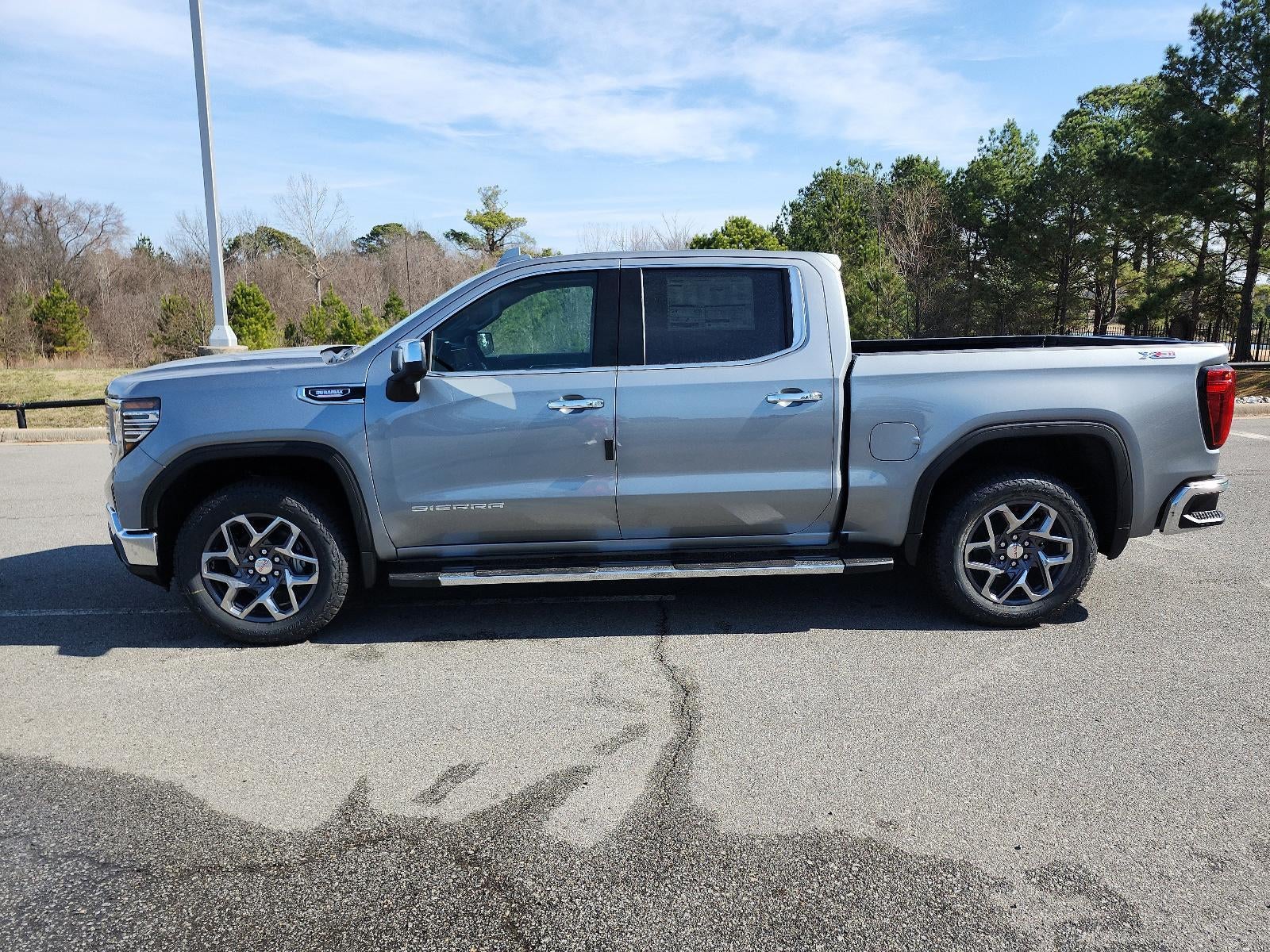 2026 GMC Sierra 1500 Crew Cab Short Box 4-Wheel Drive SLT
