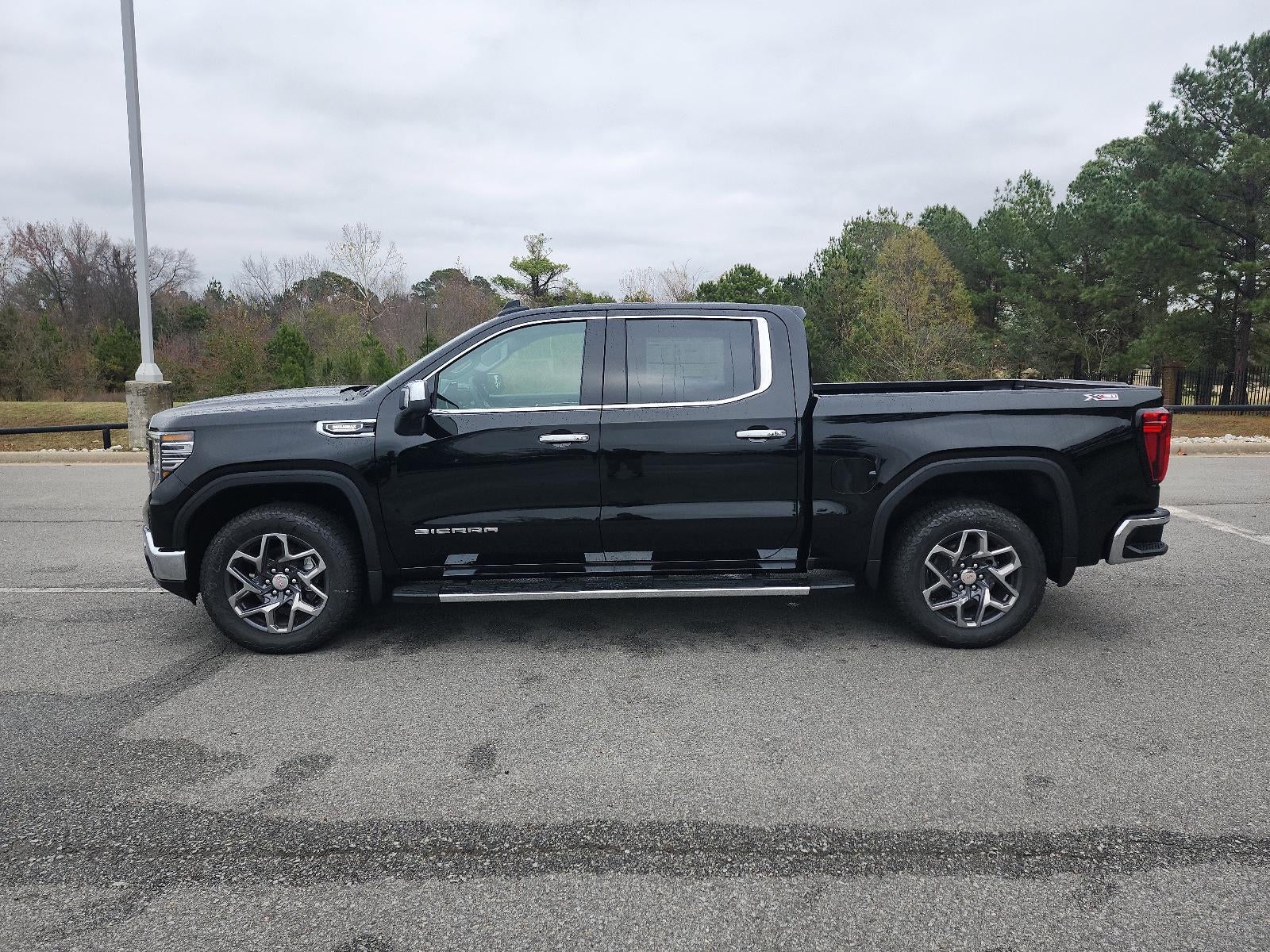 2026 GMC Sierra 1500 Crew Cab Short Box 4-Wheel Drive SLT