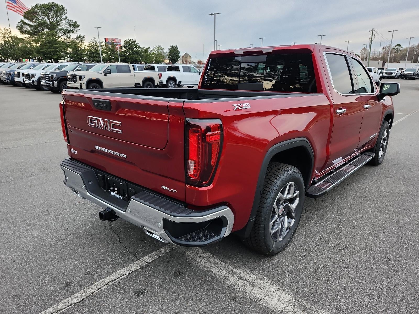 2026 GMC Sierra 1500 Crew Cab Short Box 4-Wheel Drive SLT