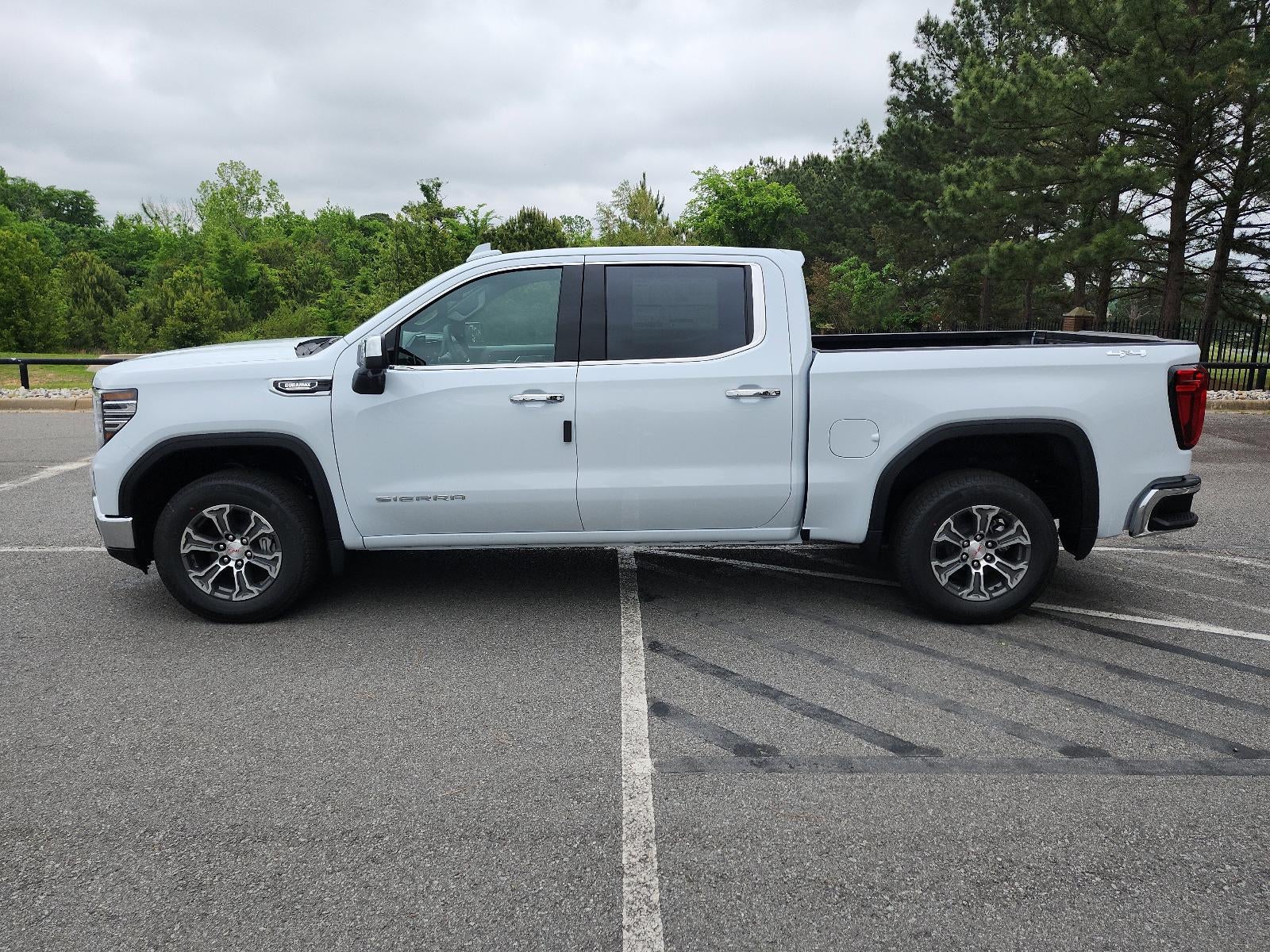 2026 GMC Sierra 1500 Crew Cab Short Box 4-Wheel Drive SLT