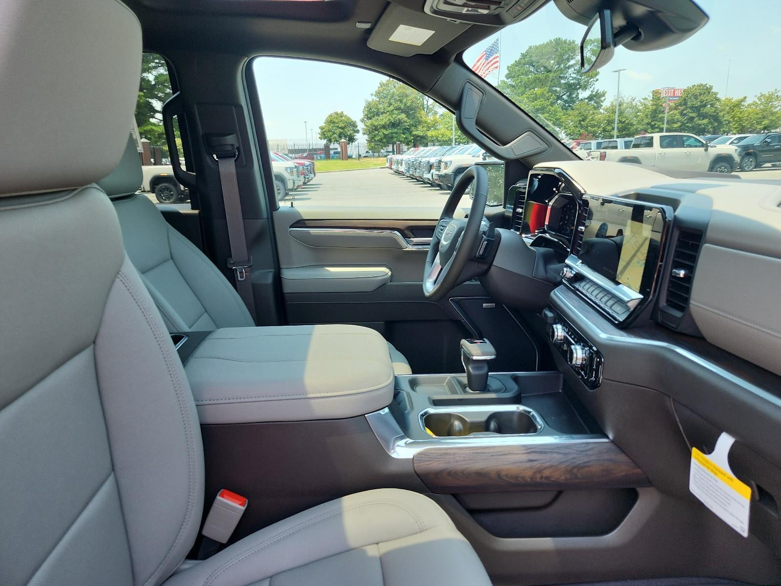 2026 GMC Sierra 1500 SLT - Photo 9